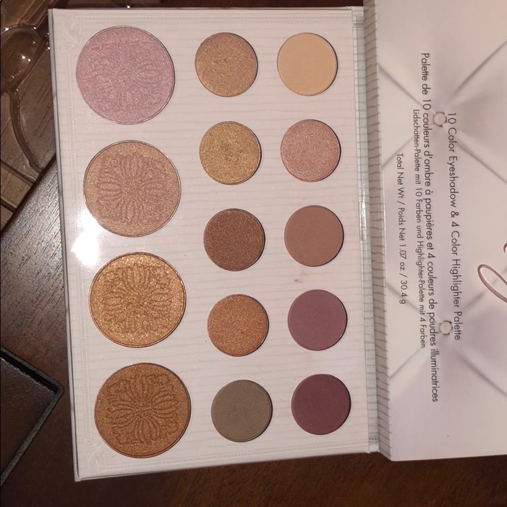Carly bybel eyeshadow palette